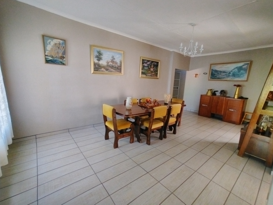 4 Bedroom Property for Sale in Jan Kempdorp Northern Cape